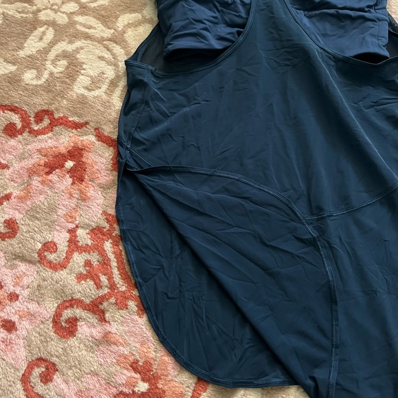 NEW lululemon built-in-bra tank size 6 - Picture 5 of 5